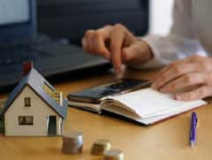 લોન લેનારનું થઇ જાય મૃત્યુ તો શું બેન્ક Loan માફ કરી દે છે?  જાણો શું છે નિયમ અને કાયદો