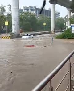 Pune Rain Update : धुव्वाधार पावसाने हिंजवडीतील आयटीवाल्यांची उडाली दाणादाण; 10 मिनिटात रस्ते पाण्याखाली, गाड्या ढकलत नेण्याची वेळ, पाहा PHOTOS