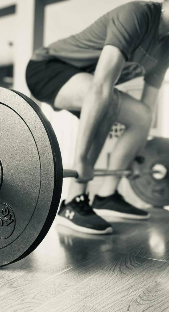डेडलिफ्ट में कितना वजन उठा सकते हैं?