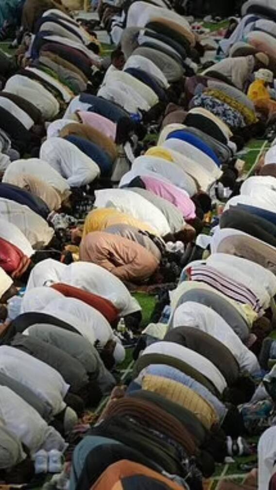 महाराष्ट्र में बकरीद, नमाज के बाद खुशी और उल्लास का माहौल