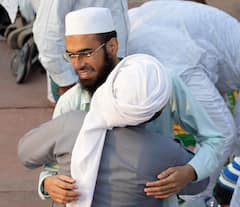Bakrid 2025: दिल्ली के जामा मस्जिद में बकरीद के मौके पर लोगों ने अदा की नमाज, देखें तस्वीर