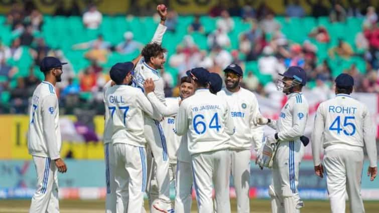india squad for england kuldeep yadav departs to england with team india just two days after engagement kuldeep vanshika सगाई के 2 दिन बाद देशसेवा पर निकला भारतीय क्रिकेटर, इंग्लैंड जाकर मचाएगा तबाही