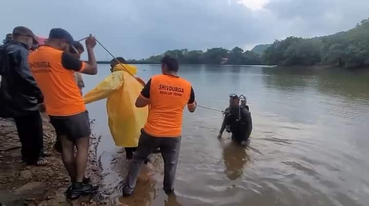 साहिल शेख आणि मोहम्मद जमाल अशी बुडालेल्या तरुणांची नावे आहेत.  हे दोघेही उत्तर प्रदेशचे असल्याची माहिती आहे.