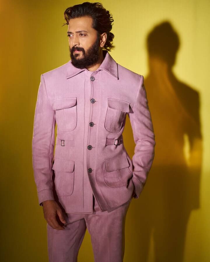 तो वहीं 'हाउसफुल 5' 3 दिन में ही 100 करोड़ रुपये के आंकड़े के करीब पहुंच चुकी है. यानी उनकी दोनों फिल्मों का कलेक्शन अभी तक 270 करोड़ रुपये के करीब पहुंच चुका है.