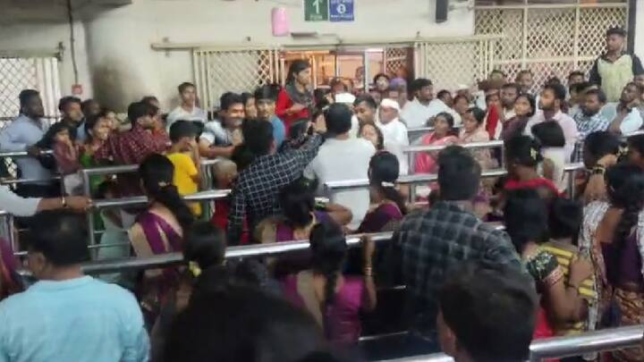 प्रशासनाकडून दर्शन रांगेच्या नियोजनात चूक होत असल्याचा आरोपही भाविकांकडून होत आहे.