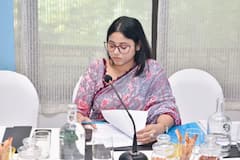 Rinku Singh-Priya Saroj Engagement: सांसद हैं प्रिया सरोज, सैलरी रिंकू सिंह से कम या ज्यादा? यहां जानें