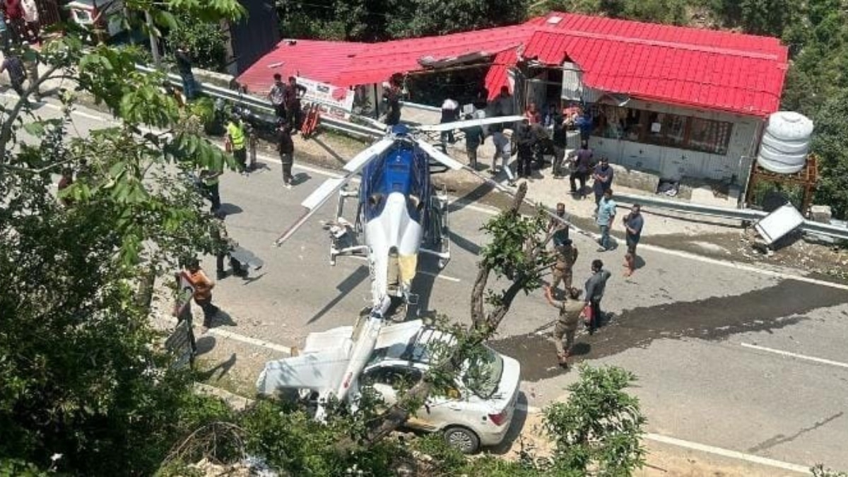 चारधाम यात्रा शुरू होने के 38 दिनों में हेलिकॉप्टर हादसे की चौथी घटना, बाल-बाल बचे यात्री