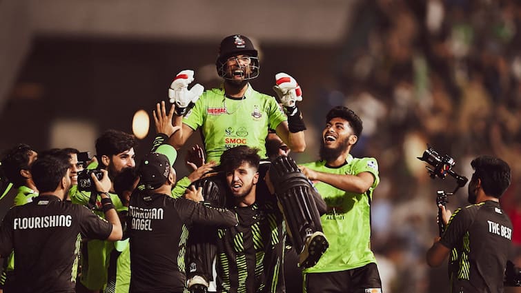 Pakistan origin cricketer sikandar raza got racially abused lodges complaints against coach vigne cup zimbabwe पाकिस्तानी मूल के क्रिकेटर के साथ भेदभाव, सख्त से सख्त सजा देने की मांग; जानें क्या है मामला