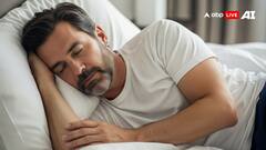 Vastu Tips For Sleeping: वास्तु शास्त्र: सोने की सही दिशा खोलेगी किस्मत के दरवाजे, जानिए!