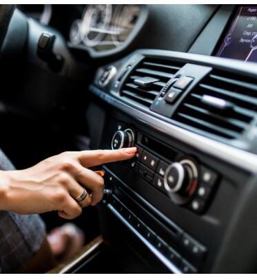 ਕਾਰ ਦਾ AC ਬਣੇਗਾ ਫ੍ਰੀਜ਼ਰ, ਜਾਣੋ ਕਿਵੇਂ ਵਧਾਈ ਜਾਂਦੀ ਕੂਲਿੰਗ...