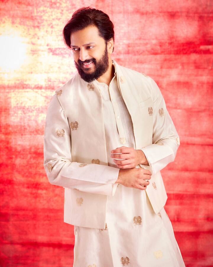 अगर 'हाउसफुल 5' वीकेडज में अच्छी कमाई करती है तो वो अक्षय कुमार के बाद इस फिल्म में दूसरे एक्टर होने वाले हैं जो छावा की कमाई के बराबर बॉलीवुड को कमाई करके दे दें. भले ही इसके लिए उन्हें दो फिल्मों की कमाई का सहारा लेना पड़े.