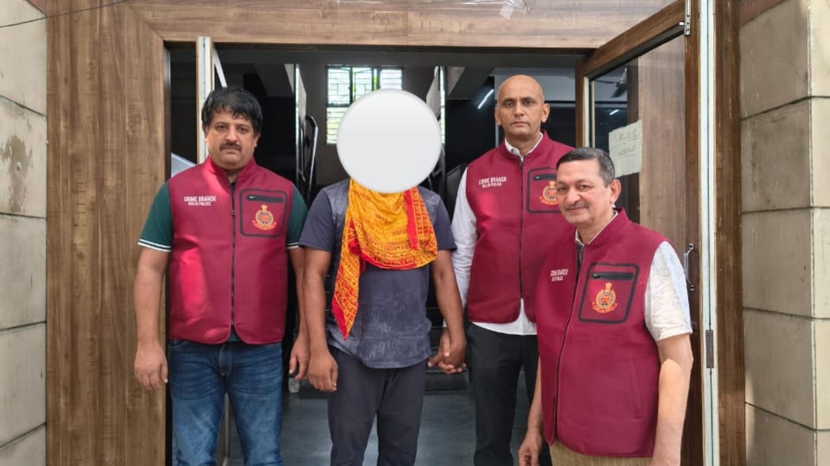 दिल्ली का कुख्यात 11 साल बाद यूपी से गिरफ्तार, ड्राइवर को बंधक बनाकर माल समेत ले भागा था गाड़ी