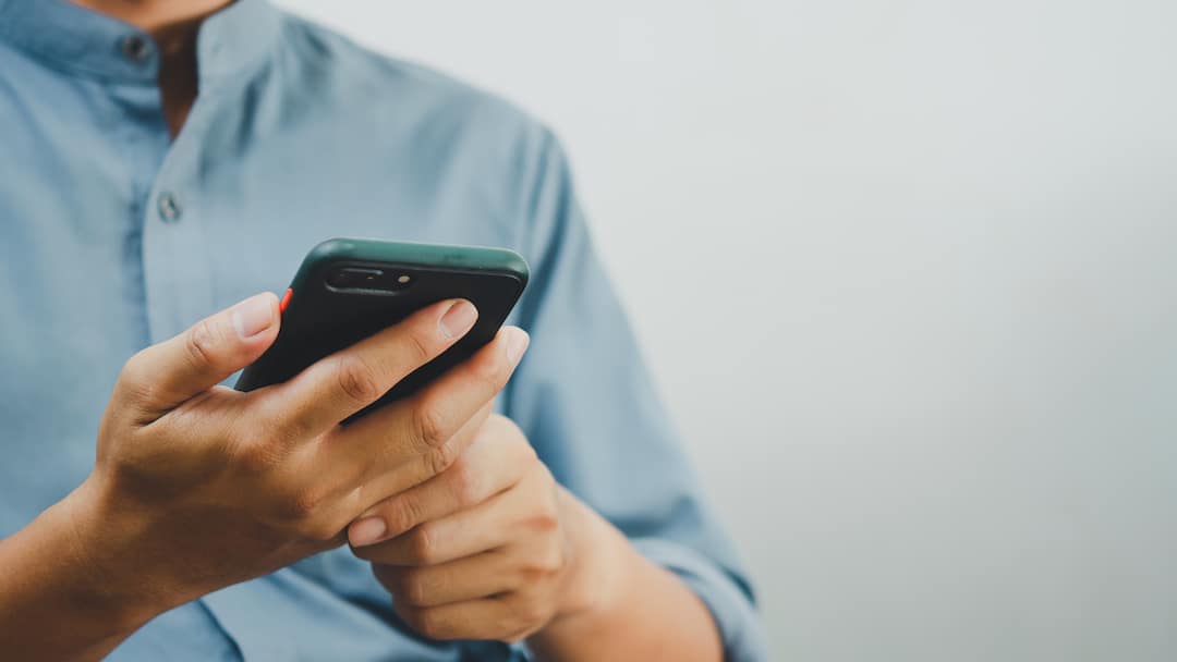 mobile-phones-and-brain-tumors-what-science-says-world-brain-tumour-day Mobile Phones And Brain Tumours: What Science Really Says