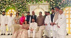 रिंकू सिंह और प्रिया सरोज को आशीर्वाद देने पहुंचे अखिलेश यादव और डिंपल, देखें सगाई की तस्वीरें