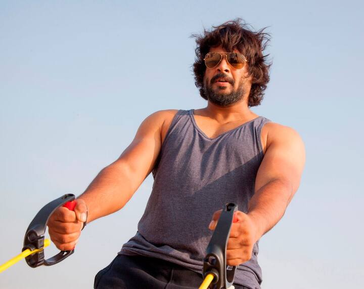 वह इस एक्शन-एडवेंचर फिल्म में एक इंपॉर्टेंट रोल में नजर आएंगे, जिससे कहानी और भी एक्साइटिंग हो जाएगी.