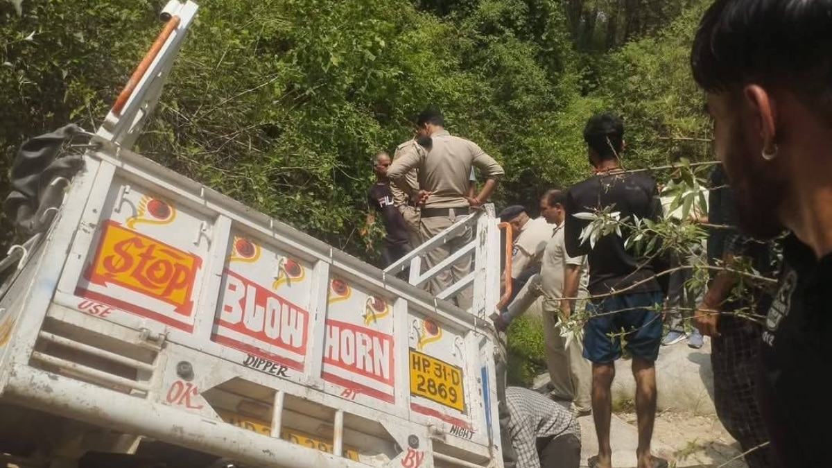 मंडी में अंतिम संस्कार में शामिल होने जा रहे दो लोगों की मौत, सड़क हादसे में कई घायल