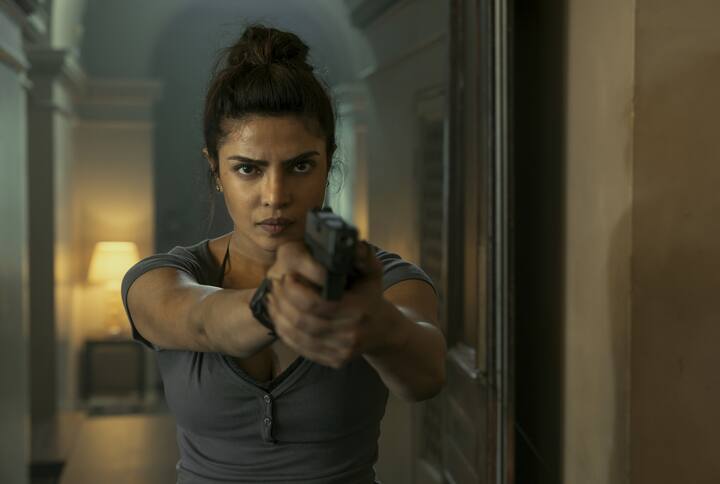 मैट्रिक्स फ्रेंचाइजी की हॉलीवुड फिल्म में नजर आ चुकी इंटरनेशनल एक्ट्रेस प्रियंका चोपड़ा इस फिल्म में निगेटिव रोल में नजर आने वाली हैं.