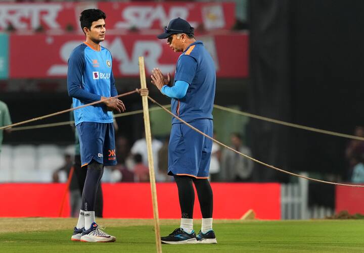 यह श्रृंखला भारतीय क्रिकेट के लिए एक नए युग की शुरुआत को चिह्नित करती है, क्योंकि शुबमैन गिल ने रोहित शर्मा की प्रारूप से सेवानिवृत्ति के बाद परीक्षण की कप्तानी पर कब्जा कर लिया। हेड कोच के रूप में हेल्म और गौतम गंभीर में गिल के साथ, भारत की रेड-बॉल यात्रा एक नए अध्याय में प्रवेश कर रही है।