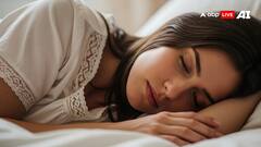 Vastu Tips For Sleeping: वास्तु शास्त्र: सोने की सही दिशा खोलेगी किस्मत के दरवाजे, जानिए!