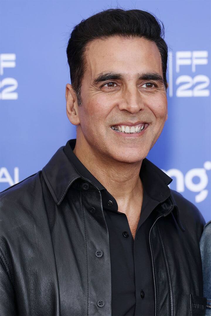 इस फिल्म के साथ ही अक्षय कुमार 2025 में अकेले ऐसे एक्टर बन गए हैं जिन्होंने 19 एक्टर्स की मल्टीस्टारर फिल्म में लीड कैरेक्टर प्ले किया है.