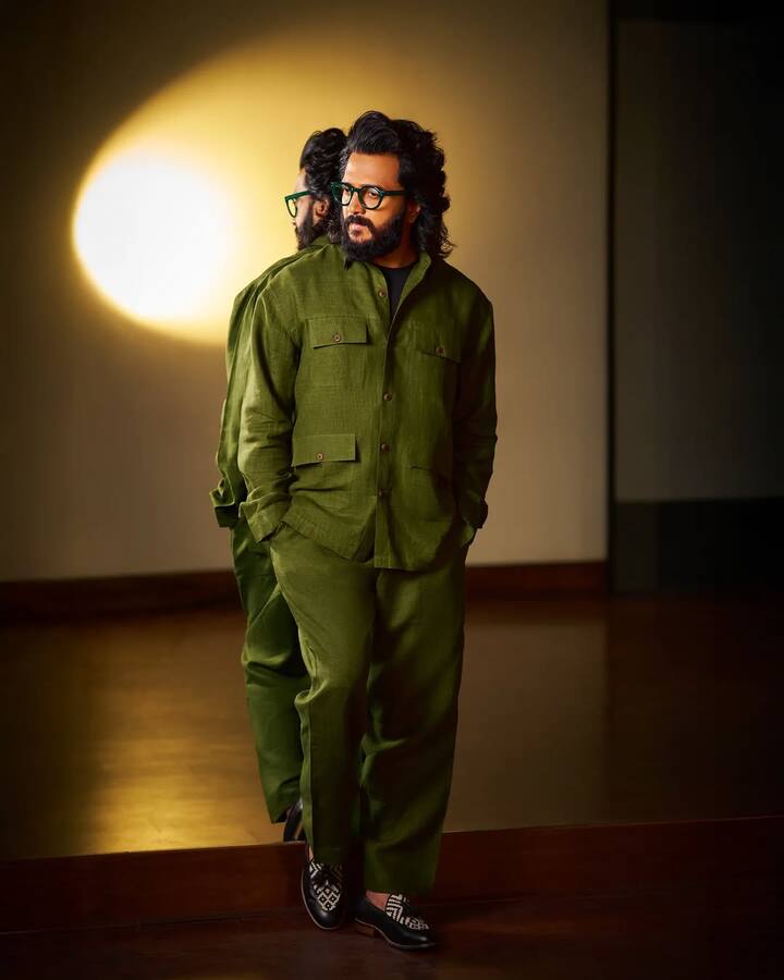 हम बात कर रहे हैं रितेश देशमुख की जो हाउसफुल फ्रेंचाइजी का अहम हिस्सा रहे हैं. वो इस फिल्म में भी कॉमेडी करते दिखे हैं.