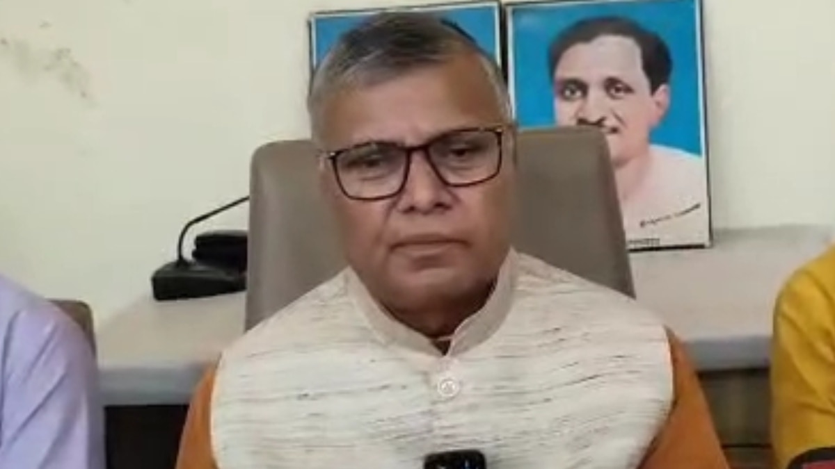‘अपने गिरेबान में झांकें राहुल गांधी,’ योगी के मंत्री धर्मवीर प्रजापति का पलटवार