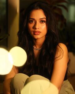 अकेली टीवी एक्ट्रेस जो सिर्फ तस्वीरें पोस्ट करके बटोर लेती है सुर्खियां, ये फोटोज देख आप भी करेंगे सिर्फ इनकी ही बात