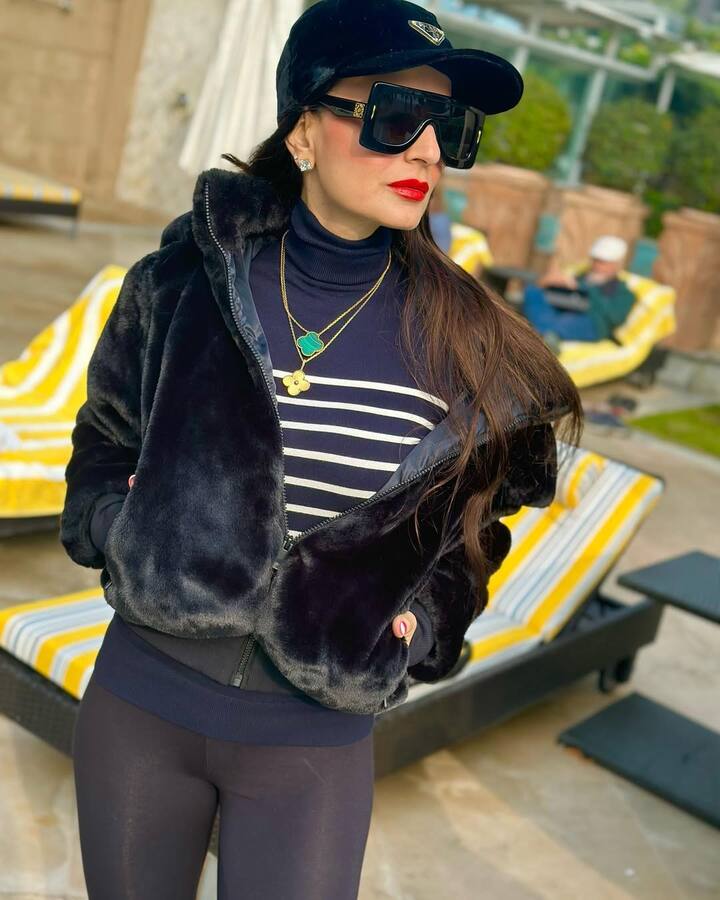 इस रिश्ते का असर उनकी पर्सनल लाइफ पर काफी पड़ा था. एक इंटरव्यू के दौरान अमीषा ने खुद इस बारे में खुलासा किया था.