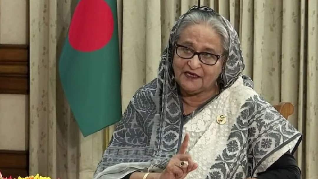 Bangladesh election muhammad yunus date announcement can sheikh hasina contest bangladesh elections while living in india बांग्लादेश में हो गया चुनाव का ऐलान, क्या भारत में रहकर भी शेख हसीना लड़ सकेंगी चुनाव? जान लें नियम