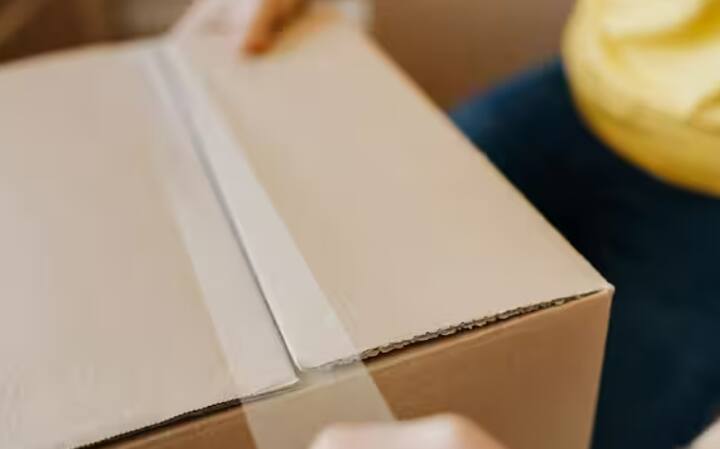 ਜੇਕਰ ਕੋਈ ਹੀਟ ਗਨ ਜਾਂ ਕਿਸੇ ਹੋਰ ਚੀਜ਼ ਦੀ ਵਰਤੋਂ ਕਰਕੇ ਪਾਰਸਲ ਖੋਲ੍ਹਣ ਦੀ ਕੋਸ਼ਿਸ਼ ਕਰਦਾ ਹੈ, ਤਾਂ ਰੰਗ ਬਦਲਦੇ ਹੋਏ ਡਾਟਸ ਸਾਫ ਨਜ਼ਰ ਆਉਂਦੇ ਹਨ ਅਤੇ ਇਹ ਸਪੱਸ਼ਟ ਹੋ ਜਾਂਦਾ ਹੈ ਕਿ ਕਿਸੇ ਨੇ ਪਾਰਸਲ ਨਾਲ ਛੇੜਛਾੜ ਕੀਤੀ ਹੈ।