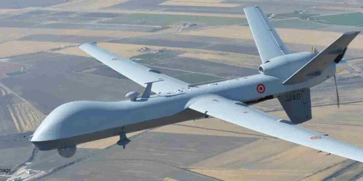 फिनलैंड के पास 412 सैन्य ड्रोन हैं, जिनमें मुख्य रूप से Orbiter 2-B और Ranger ड्रोन शामिल हैं. ये ड्रोन सैन्य ब्रिगेड के साथ तैनात किए जाते हैं और सीमाई निगरानी में उपयोग होते हैं. पाकिस्तान का नाम इस सूची में नहीं है जो साफ दर्शाता है कि ड्रोन तकनीक के क्षेत्र में वह कितना पिछड़ा हुआ है जबकि भारत टॉप 10 में अपनी मजबूत उपस्थिति दर्ज करा चुका है.