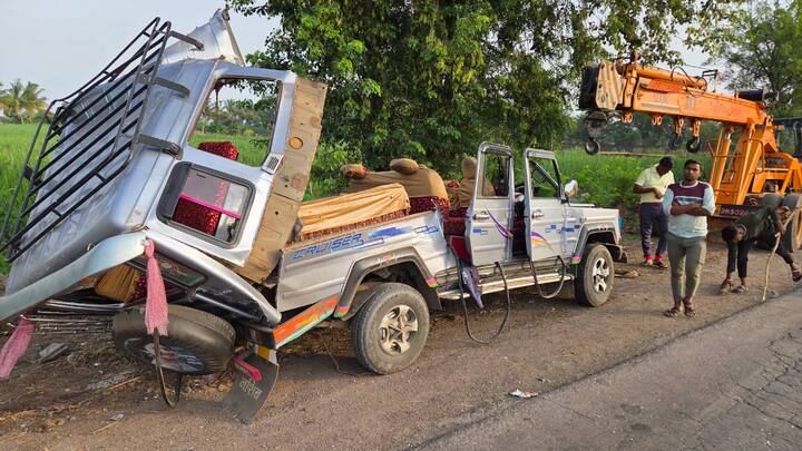 जखमींवर अहिल्यानगर येथील रुग्णालयात उपचार सुरू आहेत.
