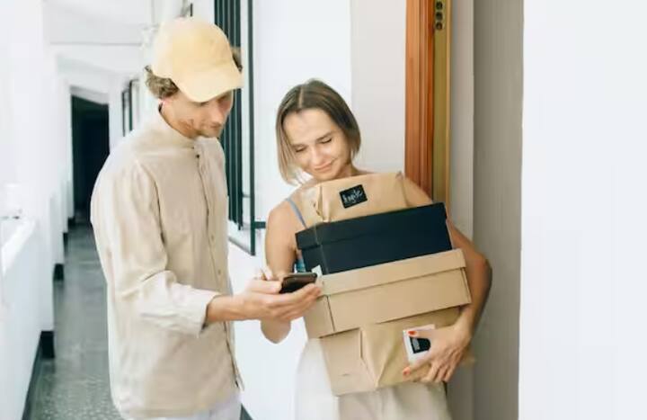 ਇਸ ਤੋਂ ਬਾਅਦ, ਕਸਟਮਰ ਕੇਅਰ ਸਰਵਿਸ ਨਾਲ ਸੰਪਰਕ ਕਰਕੇ ਸ਼ਿਕਾਇਤ ਦਰਜ ਕਰੋ। ਬਸ ਯਾਦ ਰੱਖੋ ਕਿ ਜਦੋਂ ਵੀ ਤੁਹਾਨੂੰ ਕੋਈ ਮਹਿੰਗਾ ਆਰਡਰ ਮਿਲਦਾ ਹੈ, ਤਾਂ ਤੁਹਾਨੂੰ ਪਹਿਲਾਂ ਡਾਟਸ ਦੀ ਜਾਂਚ ਕਰਨੀ ਚਾਹੀਦੀ ਹੈ।