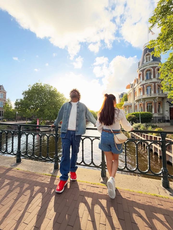 மலையாள திரையுலகில் இருந்து கோலிவுட் பக்கம் வந்த திறமையான நடிகை தான் நயன்தாரா. எந்த ஒரு சினிமா பின்னணியும் இன்றி, சினிமாவில் கால் பதித்து இந்த அளவு இவர் உயர்ந்துள்ளதற்கு காரணம் நயன்தாராவின் கடின உழைப்பும், அவரின் திறமையும் தான்.