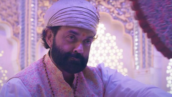 बॉबी देओल की 'आश्रम सीजन 3 का दूसरा पार्ट' इसी साल प्राइम वीडियो पर रिलीज किया गया था. 9.6 मिलियन के साथ ये ओटीटी पर इस साल सबसे ज्यादा देखी गई वेब सीरीज है.