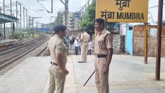 Train Accident: મુંબઇમાં ચાલુ લૉકલ ટ્રેનમાંથી 5 લોકોના નીચે પડતા મોત, CM ફડણવીસે આપ્યા તપાસના આદેશ