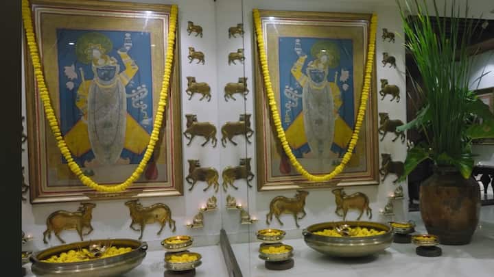 Anil Kapoor himself revealed how he made this house his dream home. This is the actor's home temple where blessings are taken before every auspicious work.