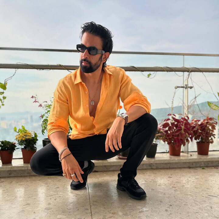 Rajiv said that people spread rumors without knowing the truth, which is wrong.