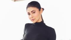 Mouni Roy : एक नंबर.. मौनी रॉयच्या ग्लॅमरस लूकने वेधलं लक्ष!
