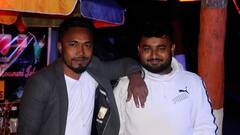 'বাংলাদেশি' নিউটনকে নিয়ে শাসক দলের কোন্দল, TMCP নেতা দেবাশিসের সঙ্গে কতটা ঘনিষ্ঠ নিউটনের সম্পর্ক?