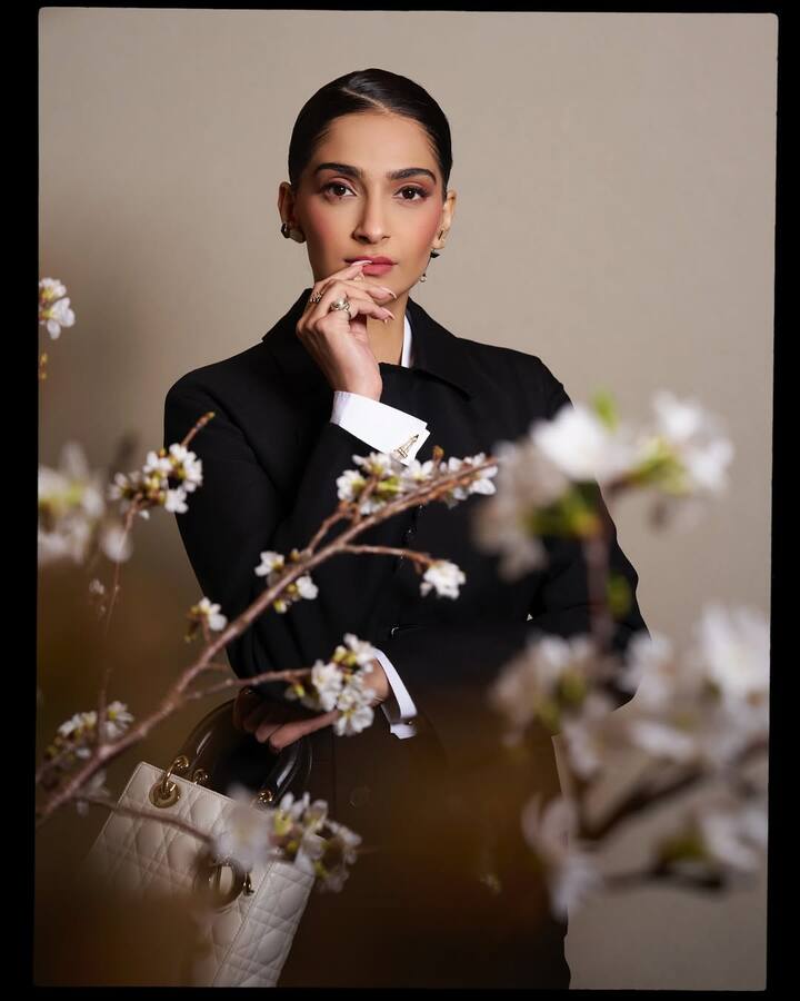 बॉलीवुड की फैशन आइकॉन कही जाने वाली सोनम कपूर आज यानी 9 जून को अपना 40वां जन्मदिन मना रही हैं.