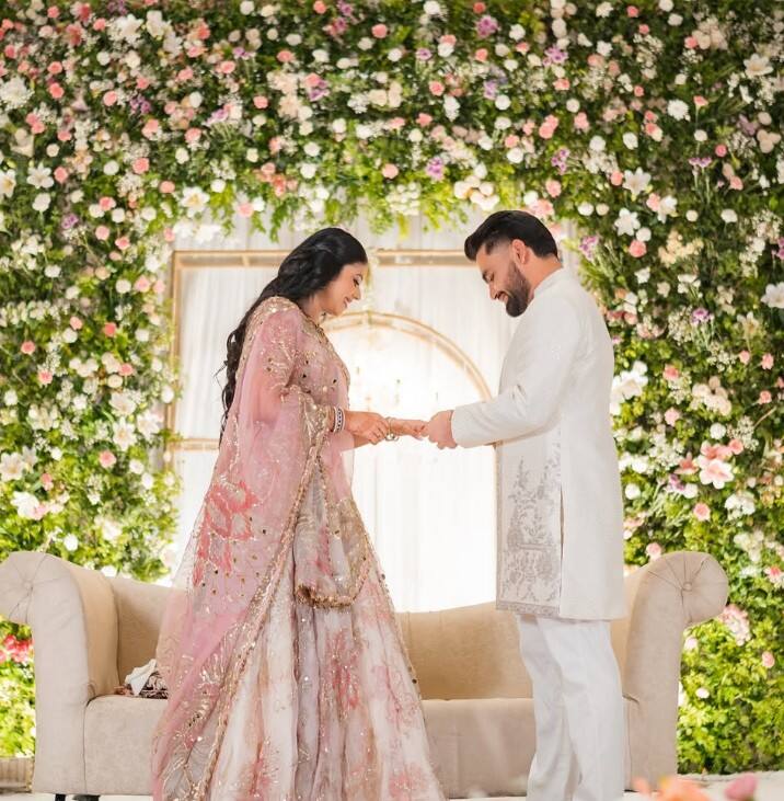 ਪ੍ਰਿਆ ਸਾਲ 2024 ਵਿੱਚ ਉੱਤਰ ਪ੍ਰਦੇਸ਼ ਦੇ ਮਛਲੀਸ਼ਹਿਰ ਸੀਟ ਤੋਂ ਵੱਡੀ ਜਿੱਤ ਪ੍ਰਾਪਤ ਕਰਕੇ ਸੰਸਦ ਮੈਂਬਰ ਬਣੀ ਸੀ। ਪ੍ਰਿਆ ਭਾਰਤ ਦੇ ਸਭ ਤੋਂ ਘੱਟ ਉਮਰ ਦੇ ਸੰਸਦ ਮੈਂਬਰਾਂ ਵਿੱਚੋਂ ਇੱਕ ਹੈ। ਪ੍ਰਿਆ ਅਤੇ ਰਿੰਕੂ ਪਹਿਲੀ ਵਾਰ ਇੱਕ ਵਿਆਹ ਵਿੱਚ ਮਿਲੇ ਸਨ। ਜਿੱਥੇ ਇੱਕ ਕੌਮਨ ਦੋਸਤ ਨੇ ਦੋਵਾਂ ਦੀ ਮੁਲਾਕਾਤ ਕਰਵਾਈ ਸੀ। ਇਸ ਤੋਂ ਬਾਅਦ, ਦੋਵਾਂ ਵਿਚਕਾਰ ਦੋਸਤੀ ਹੋਈ। ਬਾਅਦ ਵਿੱਚ ਇਹ ਦੋਸਤੀ ਪਿਆਰ ਵਿੱਚ ਬਦਲ ਗਈ।