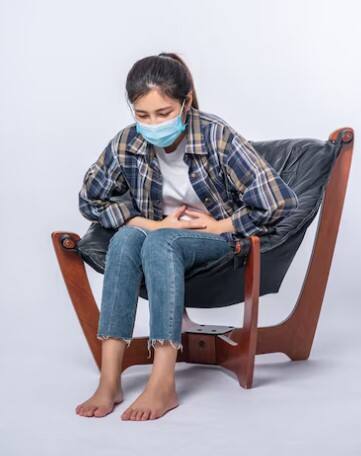 ਜੇ ਤੁਹਾਡੇ ਨਹੁੰਆਂ ਦਾ ਰੰਗ ਪੀਲਾ ਜਾਂ ਭੂਰਾ ਹੋ ਜਾਵੇ, ਤਾਂ ਇਹ ਜਿਗਰ ਦੀ ਸਮੱਸਿਆ ਦੀ ਨਿਸ਼ਾਨੀ ਹੋ ਸਕਦੀ ਹੈ। ਇਸਦਾ ਮਤਲਬ ਹੈ ਕਿ ਜਿਗਰ ਠੀਕ ਤਰ੍ਹਾਂ ਕੰਮ ਨਹੀਂ ਕਰ ਰਿਹਾ ਜਾਂ ਬਾਇਲ ਦੇ ਪ੍ਰਸਾਰਣ ਵਿੱਚ ਗੜਬੜ ਹੈ। ਇਹ ਗੱਲ ਧਿਆਨ ਵਿੱਚ ਲੈਣੀ ਚਾਹੀਦੀ ਹੈ।