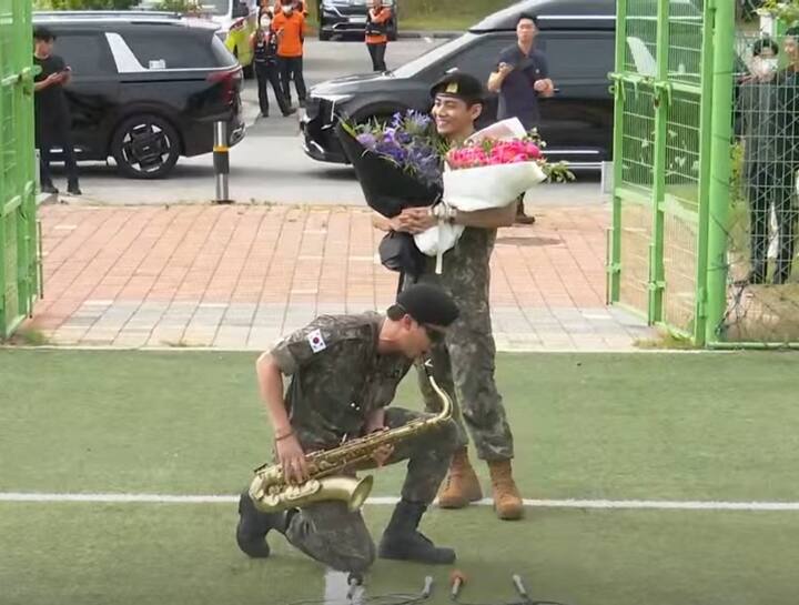 The long-awaited moment is finally here — the BTS reunion is just days away! On Tuesday, RM (Kim Namjoon) and V (Kim Taehyung) officially completed their mandatory military service and made their first public appearance post-discharge, much to the joy of ARMY around the world.