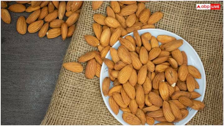 બદામ ફક્ત ડ્રાય ફ્રુટ જ નથી, પરંતુ પ્રોટીન, ઓમેગા ફેટી એસિડ અને રિબોફ્લેવિનનો ઉત્તમ સ્ત્રોત છે. 1૦૦ ગ્રામ બદામમાં લગભગ 21 ગ્રામ પ્રોટીન હોય છે. પલાળેલી બદામ ખાવાથી સ્વાસ્થ્ય સુધરે છે.