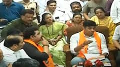 रेल्वे स्टेशनवरील स्टॉल्स आठ दिवसांत काढा नाहीतर उखडून टाकू; मनसेच्या अविनाश जाधवांचा मध्य रेल्वेला अल्टिमेटम