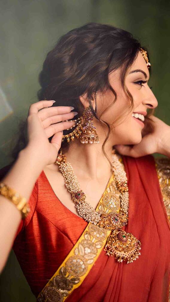 ब्राइडल मेकअप से लेकर सभी ब्यूटी सर्विसेज तक, दिल्ली के ये 4 मशहूर पार्लर सबसे बेहतर हैं!