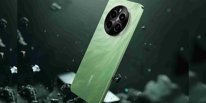 Realme P3x 5G कम बजट में शानदार फीचर्स वाला फोन माना जाता है. ये IP68 और IP69 दोनों रेटिंग्स के साथ आता है. इसमें 6GB रैम और 128GB स्टोरेज दी गई है. 6.72 इंच की बड़ी डिस्प्ले के साथ इसमें MediaTek Dimensity 6400 प्रोसेसर और 6000mAh की दमदार बैटरी दी गई है. फोन 45W की फास्ट चार्जिंग को सपोर्ट करता है और Flipkart पर सिर्फ 12,999 रुपये में उपलब्ध है.