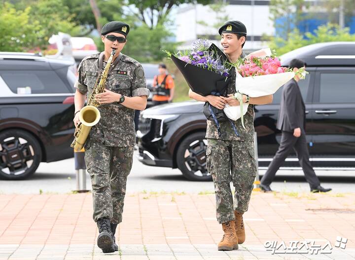 Meanwhile, celebrations have taken over Seoul, with fans reportedly turning the city purple. Banners, posters, and a sea of supporters gathered outside the HYBE building, hoping to catch a glimpse of their beloved idols. (All Image: @dalbitbangtan/X)