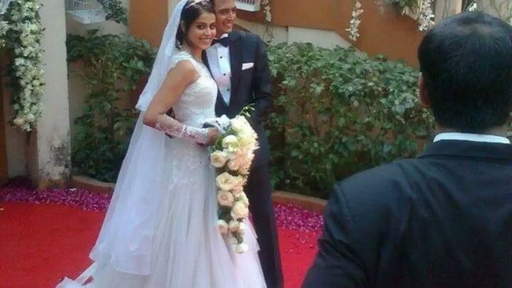 एका मुलाखतीमध्ये जेनेलियाने रितेश देशमुख यांच्याबद्दल एक मोठा खुलासा केला होता. मीडिया रिपोर्टनुसार, जेनेलियाने सांगितलं होतं की त्यांच्या पहिल्या भेटीत तिला रितेश थोडा घमेंडी वाटला होता.